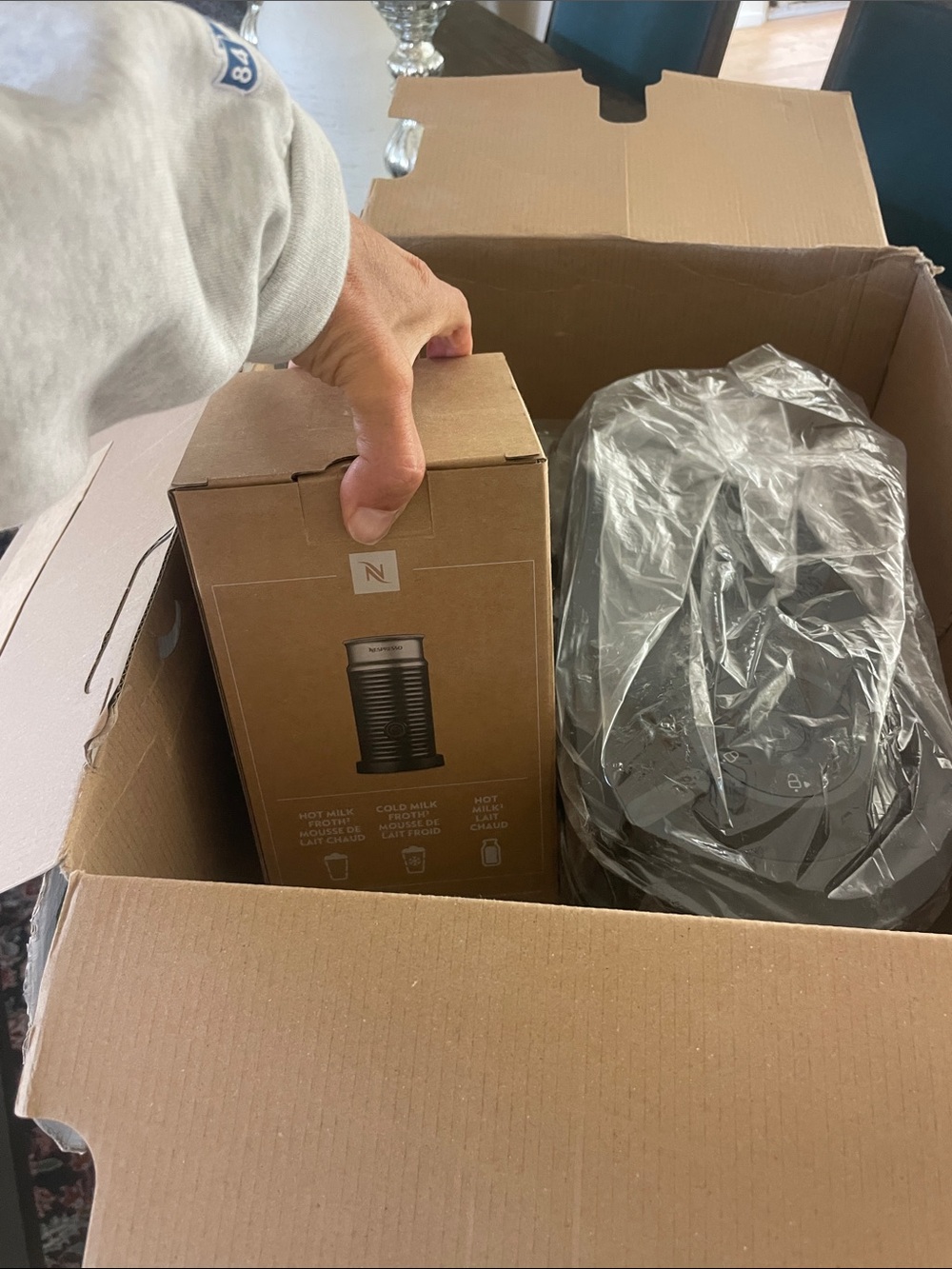 Nespresso vertuo pop + & aeroccino 3 deLonghi compact coffee machine new in box - Picture 10 of 12